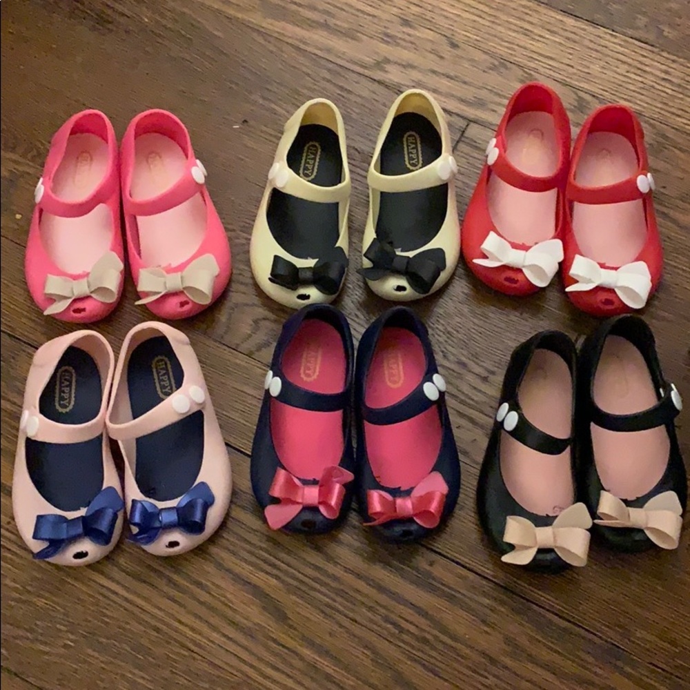 New in bag 6 pairs jelly shoes size 7 (fit like 6)